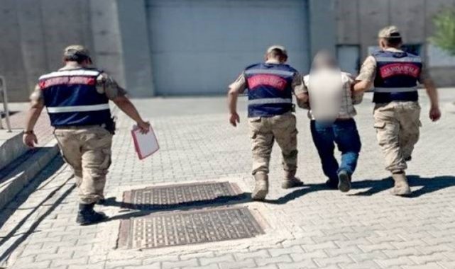 Ağrı'da 15 yıl 4 ay hapis cezası bulunan 2 firari yakalandı