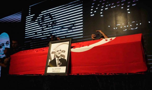 Ali Bahar, başkanı olduğu ATSO'dan gözyaşlarıyla uğurlandı