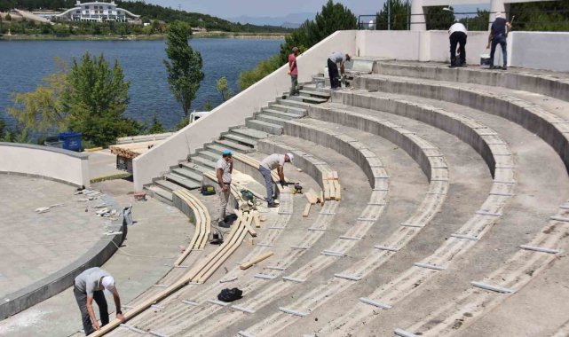 Amfi tiyatroda bakım ve onarım çalışmaları başladı