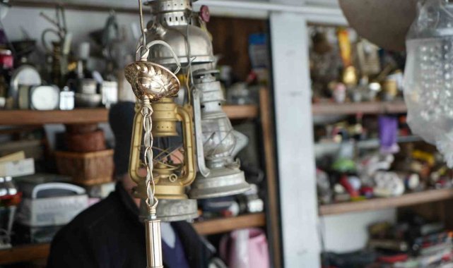 Antika eşyalar bağ evlerinin şark köşelerine süs oluyor