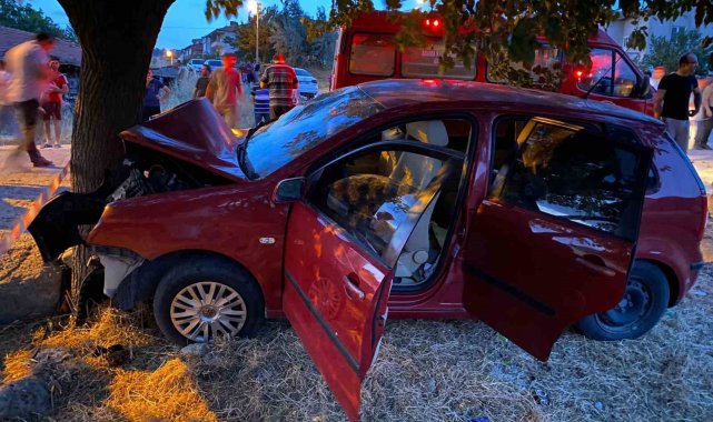 Balıkesir'de trafik kazası; 2 ölü 6 yaralı