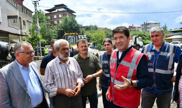 Başkan Kaya, sağanak yağışlar sonrası su baskınları yaşanan mahallelerde incelemede bulundu