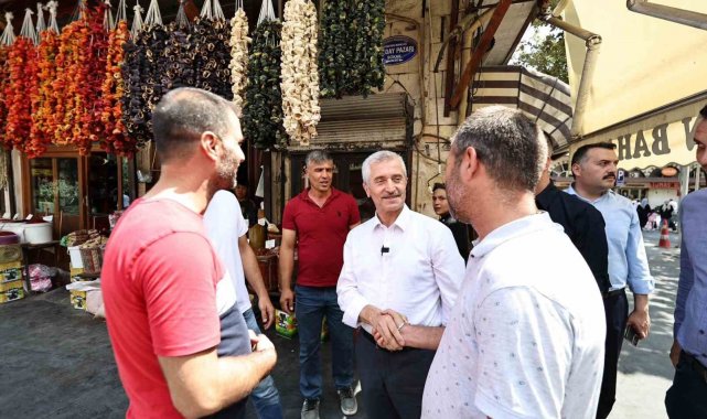Başkan Tahmazoğlu esnaf ve vatandaşlarla bir araya geliyor