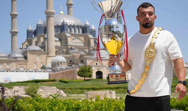 Başpehlivan Zeybek, altın kemerin ebedi sahibi olmayı hedefliyor