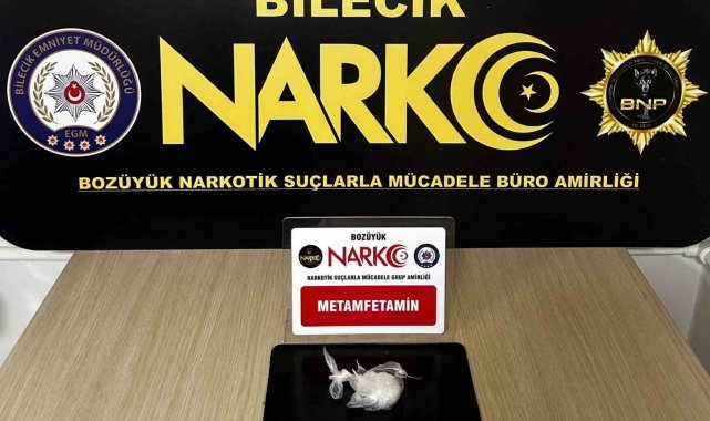 Bilecik'te durdurulan araçta uyuşturucu madde alarmı! 3 şüpheli yakalandı