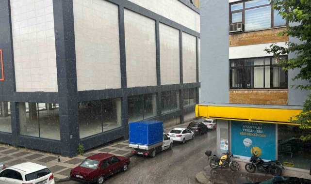 Bilecik'te kısa süreli sağanak yağış