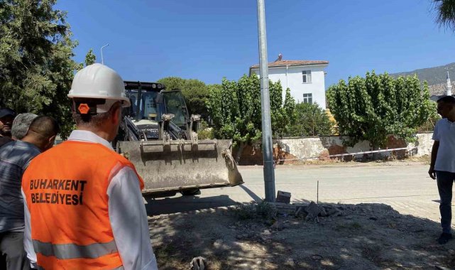 Buharkent'te doğalgaz için ilk kazma vuruldu