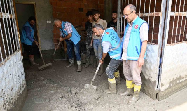 Din görevlileri vatandaşın yardımına koştu