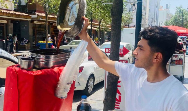 Diyarbakır'da 2 saatte hazırlanan içecek sıcak havaların vazgeçilmezi