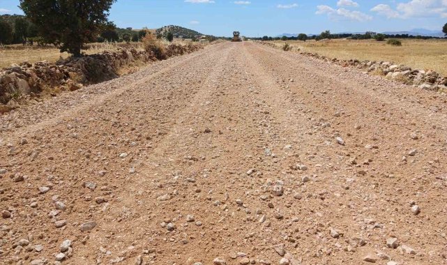 Diyarbakır'da kırsal mahallelerde yollar yenileniyor