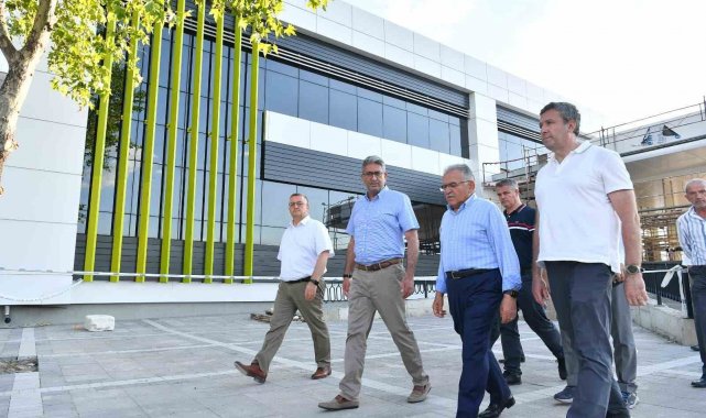 Doktor başkanın 'sağlık' ve 'insan' odaklı hizmetleri sürüyor