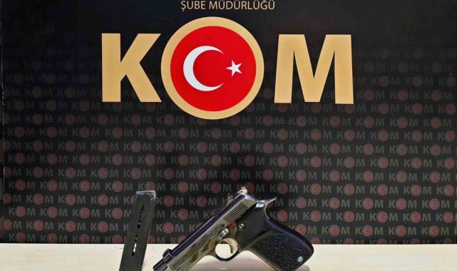 Durdurulan şüpheli araçtan 1 adet ruhsatsız tabanca ele geçirildi