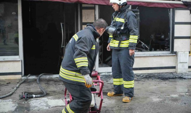 Edirne'de bakım ve onarım servisi alevlere teslim oldu