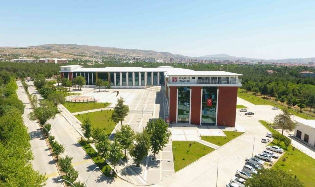 FÜ, Türkiye'deki üç üniversiteden biri oldu