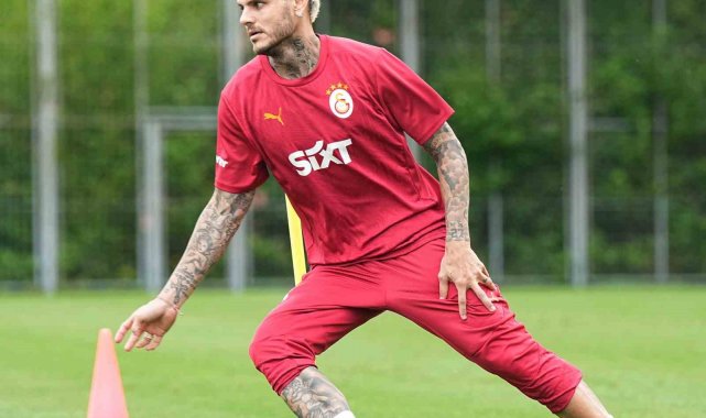 Galatasaray günün ilk idmanını yaptı