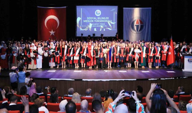 GAÜN Sosyal Bilimler MYO'da diploma heyecanı