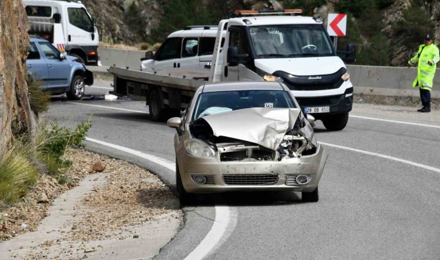 Gümüşhane'de trafik kazası: 4 yaralı