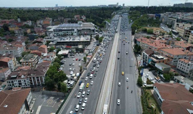 Haliç Köprüsü'nde 'asfalt yenileme' trafiği sürüyor