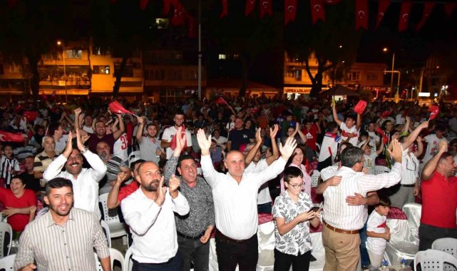 İncirliova'da çeyrek final sevinci yaşandı
