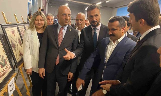 Kaymakam Albayrak: "Kilim kültür aktarımı olarak çok mühim bir noktada"
