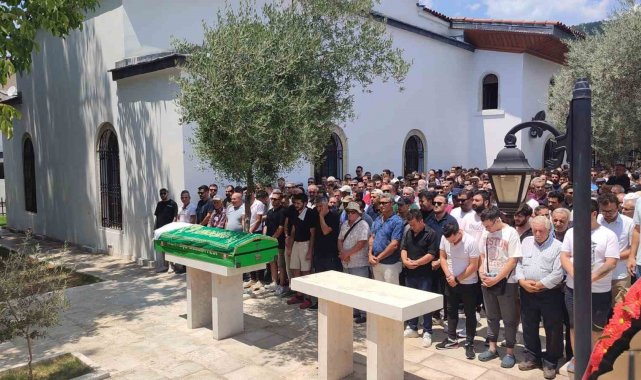 Kazada ağır yaralanan anne operasyonla alınan bebeğini göremeden hayatını kaybetti