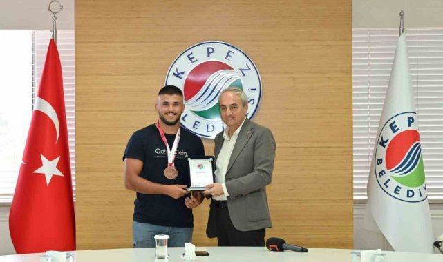 Kırkpınar ve Dirmil pehlivanlarından, Mesut Kocagöz'e ziyaret