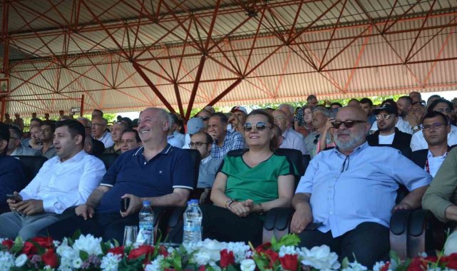 Kocaelili pehlivanları desteklemek için Edirne'ye gitti