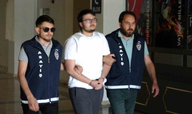 Kütahya'da annesini ve üvey babasını öldüren zanlı adliyeye sevk edildi