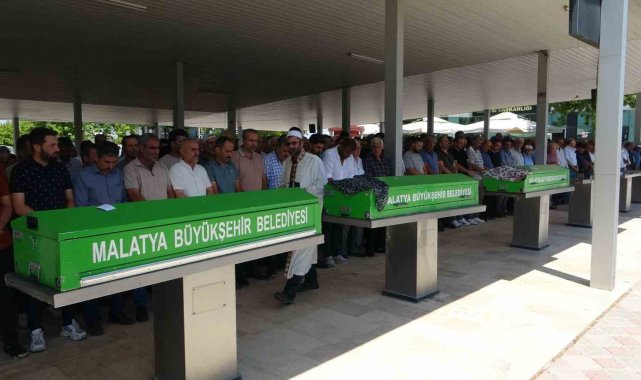 Malatya'da uykularında öldürülen anne, kızı ve torunu defin edildi