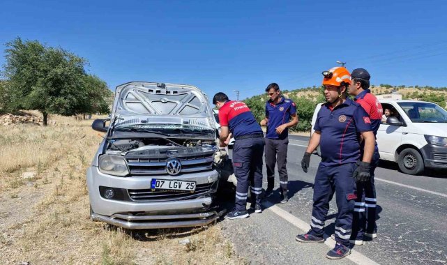 Mardin'de kamyonet ile hafif ticari araç çarpıştı: 2 yaralı