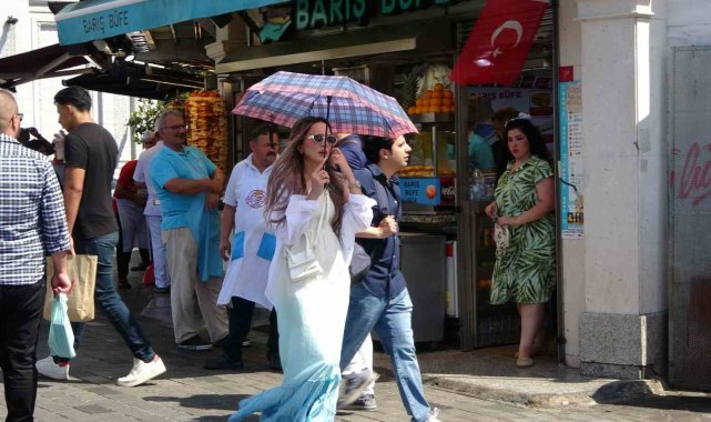 Mega kent İstanbul'da sıcak hava bunalttı