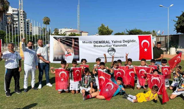 Merih Demiral'a, Mersinli minik futbolculardan destek