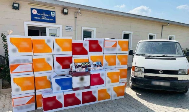 Mersin'de 1 milyon 120 bin adet kaçak makaron ele geçirildi