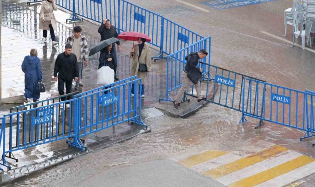 Meteorolojiden sel ve su baskını uyarısı
