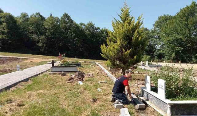 Mezarlıkların duvarları yapılıyor