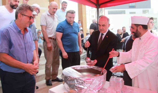 Ordu'da cami cemaatine aşure dağıtıldı