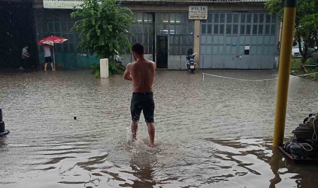 Ordu'da sağanak hayatı felç etti