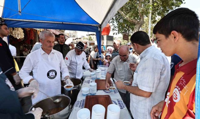 Şahinbey Belediyesi aşure geleneğini sürdürüyor