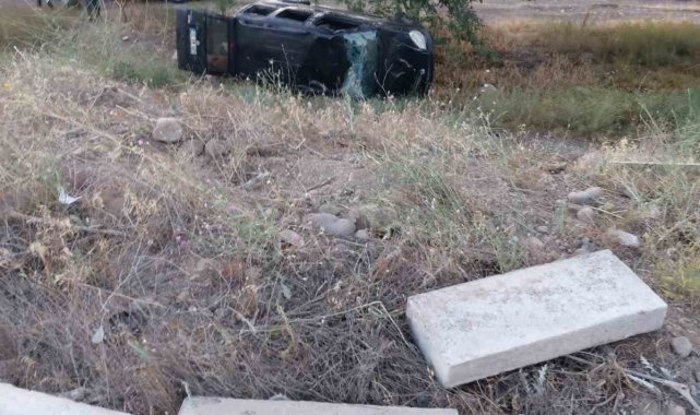 Şarampole devrilen hafif ticari araçta 7 kişi yaralandı