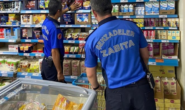 Şehzadeler Belediyesi zabıtası zincir marketlerde denetim yaptı