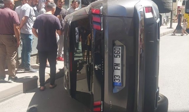 Siirt'te sürücüsünün kontrolünden çıkan otomobil yan yattı
