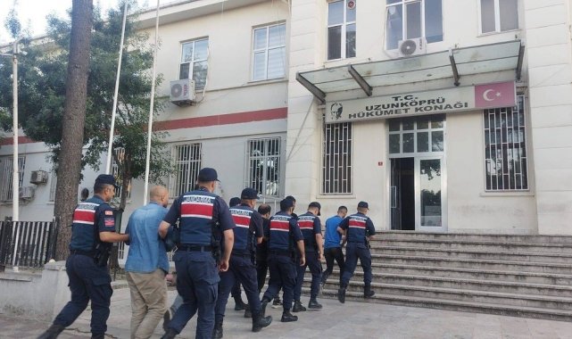 Suç kaydı bulun zanlılar yurt dışına kaçmak üzereyken yakalandılar