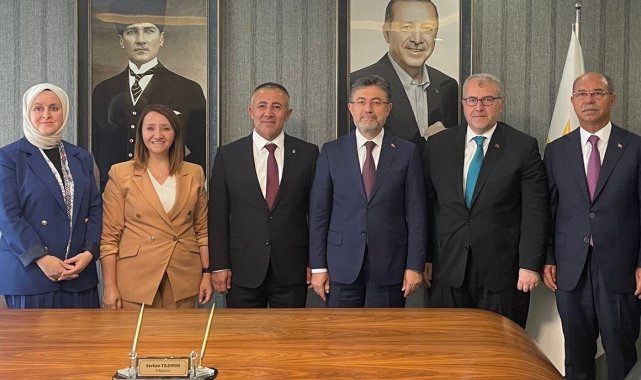 Tarım ve Orman Bakanı İbrahim Yumaklı'dan AK Parti'ye ziyaret
