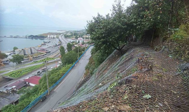 Trabzon'da tehlikeli yamaca çelik ağlı önlem