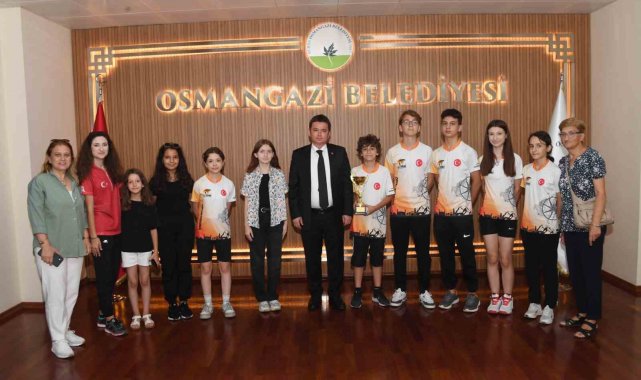 Türkiye ikincisi sporculardan Başkan Aydın'a ziyaret