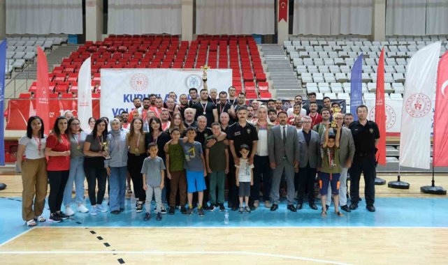 Turnuvanın şampiyonu polisler oldu