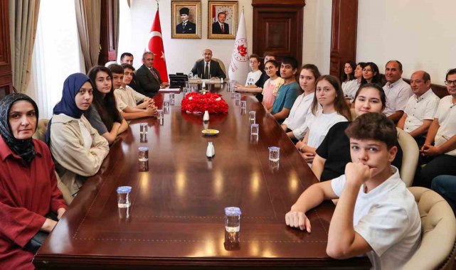 Vali Demirtaş, LGS birincilerini ağırladı