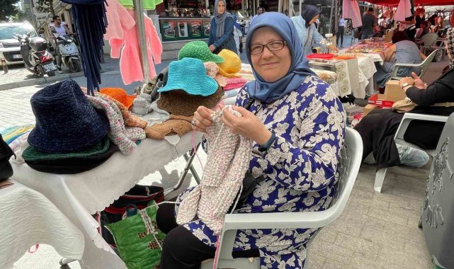 8 yaşından beri hâlâ ilk günkü hevesle örgü örüyor