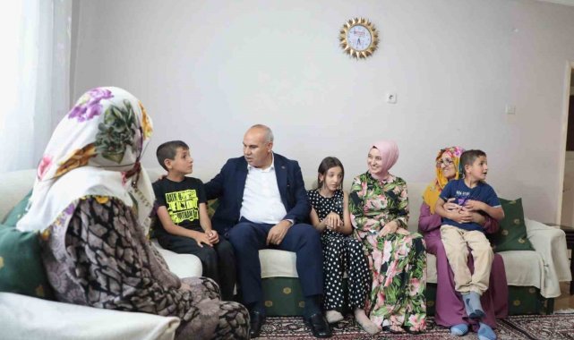 Ağrı Valisi Koç, şehit ve gazi ailelerine ziyaretlerde bulundu