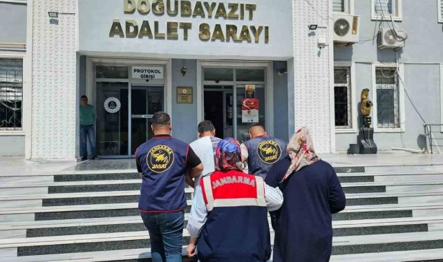 Ağrı'da iki firari yakalandı